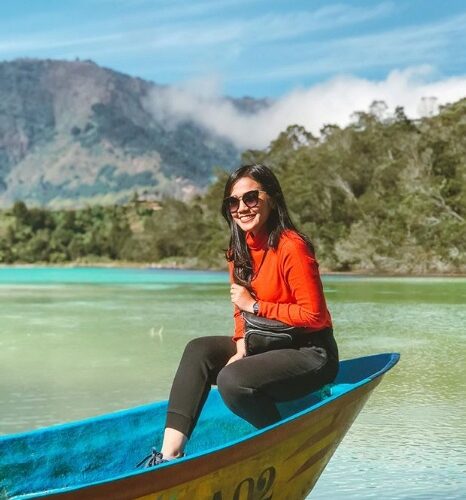 Telaga Warna Dieng, Pariwisata Indonesia Situs Pariwisata, Disiplin Pakai Masker, airlangga hartatnto, Adaptasi Kebiasaan Baru, Pariwisata Indonesia, gerakan pakai masker, ayo pakai masker, anjuran di rumah, greencanyon