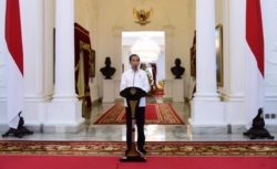 Jokowi: Percepat Distribusi APD bagi Tenaga Medis
