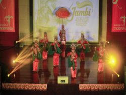 Tarian Sekapur Sirih, Jambi