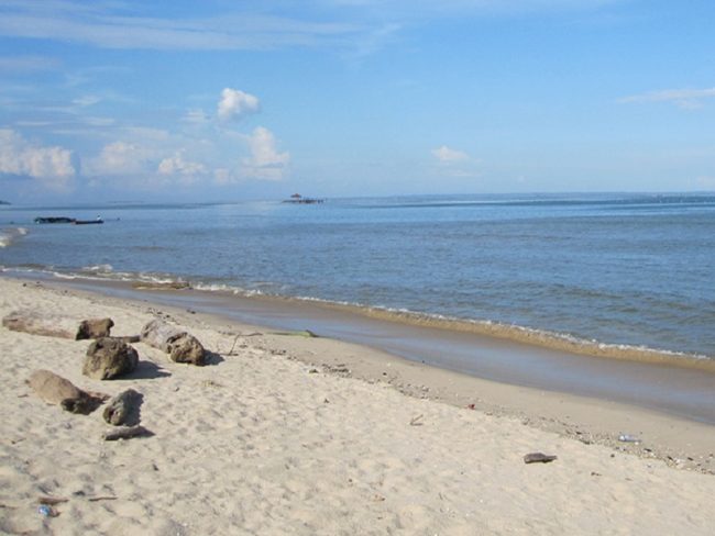 Pantai Tanah Kuning Kalimantan Utara