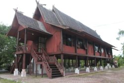 Rumah adat Panjang