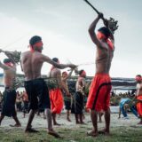 Pariwisata Indonesia, situs pariwisata indonesia official, pariwisata indonesia official, Atraksi Pukul Sapu Lidi, Budaya Maluku, Morela, Negeri Adat Morela, Pukul Sapu, Tradisi Unik dari Maluku Tengah, wisata budaya, wisata sejarah, Pariwisata, Website Pariwisata Indonesia, Website Pariwisata Indonesia Official, Pariwisata Indonesia Bangkit, Media Pariwisata Indonesia Official, Indonesia Tourism, Media PVK, Umi Kalsum Founder PVK