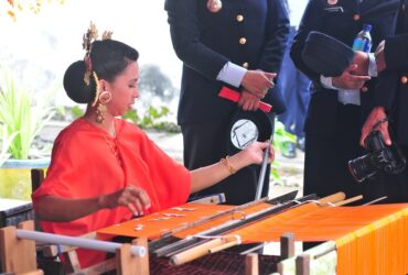 Lipaq Saqbe, Pariwisata Indonesia, Situs Pariwisata, Budaya Nusantara, Pariwisata di Indonesia, Media PVK, www.pariwisataindonesia.id, Lipaq Saqbe Kain Tenun Sutra Khas Sulawesi Barat, Explore Budaya Nusantara, Situs Pariwisata Indonesia Terfavorit