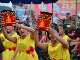 Umi Kalsum Founder dan CEO PVK Group, Pariwisata Indonesia, Bolanafo, Tari Serampang Dua Belas, Tari Serampang 12, itak Pohul Pohul, Situs Online Resmi Pariwisata,DESA ADAT BAWOMATALUO,MEDIA ONLINE PARIWISATA,MEDIA PVK GROUP DENGAN 10 SITUS PARIWISATA DAN E MAGAZINE,MENDAGRI TITO KARNAVIAN DIANUGERAHI GELAR KEHORMATAN TUHA GARI SIFAOMA BAWA DARI TOKOH ADAT NIAS YANG BERARTI PEMIMPIN YANG BESAR DAN TEGAS PADA SENIN (9/12/2019),MENTERI DALAM NEGERI RI JENDERAL POL. (PURN) PROF. H. MUHAMMAD TITO KARNAVIAN PH.D.,PANTAI KARANG VALAETE,PARIWISATA INDONESIA,PARIWISATA SUMATRA UTARA,PESONA WISATA PULAU NIAS MEMIKAT HATI,PULAU NIAS,PULAU NIAS ADALAH SALAH SATU DESTINASI WISATA YANG WAJIB DIKUNJUNGI KARENA PESONA PULAU INI SUNGGUH MEMIKAT SIAPAPUN YANG DATANG., SITUS ONLINE PARIWISATA,TAMAN YA'AHOWU,WEBSITE RESMI PARIWISATA INDONESIA, kesenian dan kebudayaan Indonesia, Bolanafo berasal dari Bahasa Nias