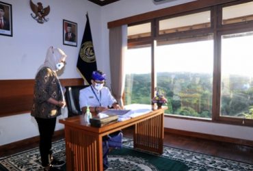 Pariwisataindonesia.fotomenterisandiagaunoberkantordaribali