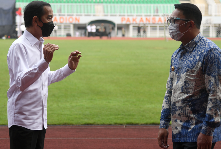 Umi Kalsum Founder dan CEO PVK Group,BERITA JOKOWI,INDONESIA OFFICIAL TOURISM WEBSITE,INDONESIA'S OFFICIAL TOURISM WEBSITE,INDONESIAN TOURISM WEBSITE,MEDIA ONLINE PARIWISATA INDONESIA TERFAVORIT 2020,MEDIA PARIWISATA INDONESIA OFFICIAL,MEDIA PVK GROUP,MEDIA PVK GROUP DENGAN 10 SITUS PARIWISATA DAN E MAGAZINE,MEDIA RESMI PARIWISATA INDONESIA,PARIWISATA INDONESIA,PRESIDEN JOKO WIDODO,WEBSITE RESMI PARIWISATA INDONESIA, Jokowi Tinjau Vaksinasi Covid-19 Bagi Masyarakat di Stadion Pakansari