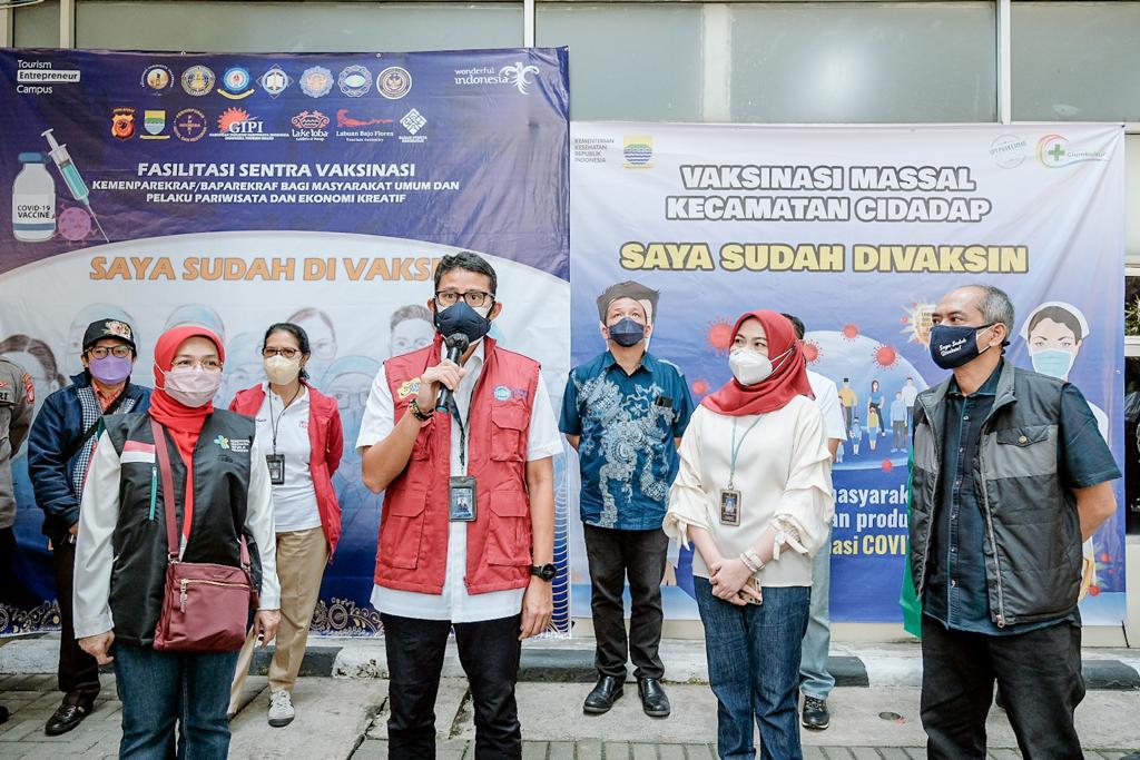 Pariwisata-Indonesia-Foto-Menteri-Pariwisata-Sandiaga-Salahuddin-Uno