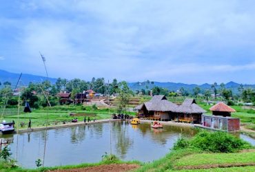 Pariwisata Indonesia, Desa Wisata Saung Ciburial Garut
