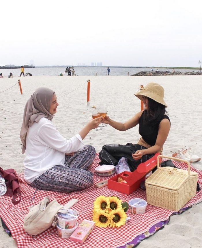 PariwisataIndonesia, foto berwisata ke ancol saat liburan perayaan tahun baru imlek 2022