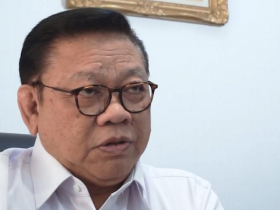 Umi Kalsum Founder dan CEO PVK Group,MULAI DEBUT POLITIK SEJAK ERA SOEHARTO HINGGA JOKOWI DAN SUDAH TERUJI,ANGGOTA DEWAN PERTIMBANGAN PRESIDEN,DR. (H.C.) DR. H. R. AGUNG LAKSONO WANTIMPRES JOKOWI-MA’RUF,INDONESIA OFFICIAL TOURISM WEBSITE,INDONESIA TOURISM INVESTMENT,MEDIA ONLINE PARIWISATA INDONESIA TERFAVORIT 2020,MEDIA PVK GROUP,MEDIA RESMI PARIWISATA INDONESIA,MOTTO HIDUP AGUNG LAKSONO,PARIWISATA INDONESIA,PRESIDEN JOKO WIDODO,PROFIL AGUNG LAKSONO,WEBSITE RESMI PARIWISATA INDONESIA