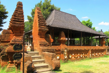 Pariwisata Indonesia, Rumah Adat Kasepuhan Cirebon