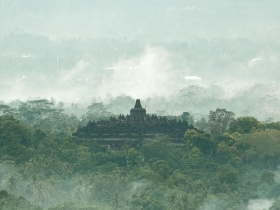 Pariwisata Indonesia, Artikel Pariwisata Hari Ini, Perkembangan Pariwisata 2022, Kondisi Pariwisata Saat Ini, Pariwisata Hari Ini, Menteri Koordinator (Menko) Bidang Kemaritiman dan Investasi Luhut Binsar Pandjaitan, Harga Tiket Masuk Borobudur Rp750 Ribu untuk Naik Candi Tapi Tarif Sampai di Pelataran Tetap Rp50 Ribu, tiket seharga Rp750 ribu per orang diperuntukkan bagi turis lokal hanya untuk menaiki Candi Borobudur, Berita Candi Borobudur, Media PVK Group, PT Prima Visi Kreasindo, Candi Borobudur itu kan cagar budaya Indonesia yang ditetapkan sebagai situs Warisan Budaya Dunia oleh UNESCO, Indonesia sebagai bangsa yang kaya dengan budaya tentu tidak mau dianggap tidak bisa menjaga kelestarian warisan budaya kita sendiri, Menteri Koordinator Bidang Kemaritiman dan Investasi Luhut Binsar Pandjaitan mengatakan pihaknya membuka peluang mengkaji kembali tarif Rp750 ribu bagi turis domestik untuk naik hingga ke area stupa Candi Borobudur, Pariwisata Paling Top di Jawa Tengah, Rekomendasi Pariwisata Terbaik di Jawa Tengah, Wisata Sejarah, Wisata Ziarah