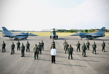 PRESIDEN JOKO WIDODO,BERITA JOKOWI,umi kalsum founder dan ceo media pvk grup,BERITA KEMENSETNEG,CHEERS! PARA PILOT GARUDA FLIGHT DAN NUSANTARA FLIGHT "SELFIE" BARENG PAK JOKOWI,INDONESIA'S OFFICIAL TOURISM WEBSITE,MEDIA PVK GROUP DENGAN 10 SITUS PARIWISATA DAN E MAGAZINE,MEDIA PVK GRUP,MEDIA RESMI PARIWISATA INDONESIA,PARIWISATA INDONESIA,WEBSITE RESMI PARIWISATA INDONESIA