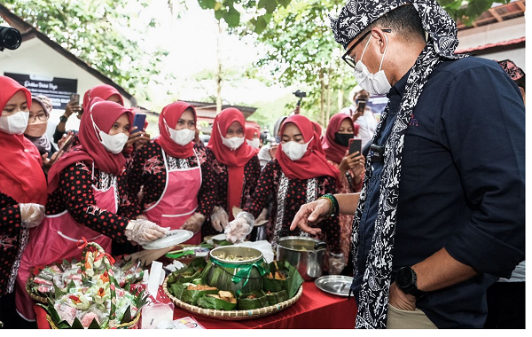 Pariwisata Indonesia, Foto Menteri Pariwisata Sandiaga Salahuddin Uno