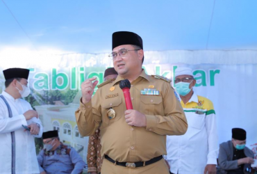 Pariwisata Indonesia, foto-Gubernur-Erzaldi-Rosman