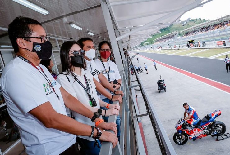 Pariwisata Indonesia, Menteri Sandiaga Uno Sebut Kebijakan Pemerintah Mengadakan Ajang Pertamina Grand Prix of Indonesia atau MotoGP 2022 di Mandalika Terbukti Tepat, Sandiaga Uno
