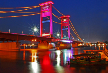 Pariwisata Indonesia, JEmbatan Ampera