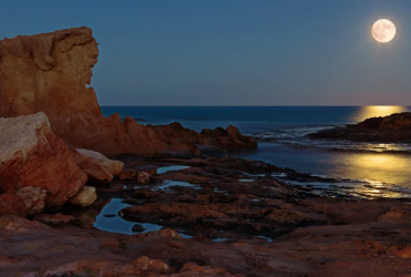Pariwisata Indonesia, Simak wilayah pesisir Indonesia dianggap berpotensi banjir rob dampak fenomena Super Full Moon atau supermoon, penjelasan BMKG dampak Supermoon, Penjelasan BRIN dampak Supermoon, Waspada Dampak Fenomena Langka 9 Tahun Sekali dan Nelayan Diminta Tidak Melaut hingga Banjir Rob, Pariwisata Indonesia 2022, Berita Pariwisata Terkini, Artikel dan Berita Pariwisata Hari Ini, Perkembangan Pariwisata di Indonesia, Berita Peneliti Pusat Riset dan Antariksa LAPAN Badan Riset dan Inovasi Nasional, sejumlah wilayah yang dianggap berpotensi banjir rob, Supermoon adalah fenomena langka yang terjadi 9 tahun sekali