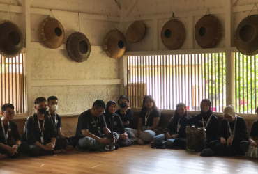 Pariwisata Indonesia, Pariwisata Indonesia 2022, Kondisi Pariwisata Terkini, Berita Pariwisata Hari Ini, Artikel Pariwisata Hari Ini, Trippers, Pariwisata di Indonesia,Perjalanan Wisata Pengenalan Destinasi Prioritas untuk Pasar Nusantara, Politeknik Pariwisata NHI Bandung, Plt. Deputi Bidang Pemasaran Kementerian Pariwisata dan Ekonomi Kreatif/Badan Pariwisata dan Ekonomi Kreatif Ni Wayan Giri Adnyani, Menteri Pariwisata dan Ekonomi Kreatif/Kepala Badan Pariwisata dan Ekonomi Kreatif Sandiaga Uno, Desa Wisata Saung Ciburial pernah memperoleh penghargaan Anugerah Desa Wisata (ADWI) 2021 untuk kategori toilet umum, Kampung Naga di Tasikmalaya, Desa Wisata Saung Ciburial Garut, kegiatan edutrip turut memberikan dampak positif memaksimalkan potensi pariwisata nusantara menuju pariwisata berkualitas dan berkelanjutan, Media PVK Group, PT Prima Visi Kreasindo, Media Online Pariwisata Indonesia, Situs Online Pariwisata Indonesia