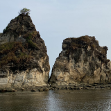 Pariwisata Indonesia, Media Online Pariwisata Indonesia, Situs Pariwisata Indonesia, Panduan Berwisata di Indonesia, Guide Pariwisata Indonesia, Pariwisata Indonesia 2022, Pariwisata Indonesia Official, Media PVK Group, PT Prima Visi Kreasindo,Umi Kalsum Founder dan CEO Media PVK Group, Objek Wisata Pantai di Banten, Menjejak Potongan Legenda Sangkuriang di Pantai Tanjung Layar, Pantai Tanjung Layar, Foto Tanjung Layar, Legenda di Balik Pantai Tanjung Layar, Keindahan Pantai Tanjung Layar, Desa Wisata Sarwana, Pariwisata di Banten, Berita Pariwisata Indonesia, Artikel Pariwisata Indonesia, Anita Basudewi Simamora, Pariwisata Indonesia Official, Cari Berita Pantai Indah di Banten, Deretan Pantai Populer di Banten, Keunikan Pantai Tanjung Layar, Pantai Tanjung Layar berbeda dari pantai-pantai di Indonesia adalah karena keberadaan batu kembarnya, Lokasi Pantai Tanjung Layar, Harga Tiket Masuk ke Pantai Tanjung Layar