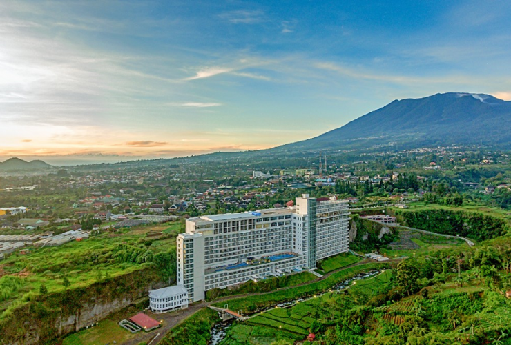 Pariwisata Indonesia, REKOMENDASI DESTINASI TERFAVORIT DI JAWA BARAT, SITUS PARIWISATA INDONESIA,SITUS RESMI PARIWISATA INDONESIA, PARIWISATA PALING HITS DI BOGOR,TEMPAT WISATA TERBAIK DI JAWA BARAT,VISIT INDONESIA,VISIT BOGOR,WEBSITE PARIWISATA INDONESIA TERFAVORIT 2020, WONDERFUL INDONESIA, Tempat terbaik untuk liburan bersama keluarga di Puncak Bogor, Le Eminence Puncak Hotel Convention and Resort, Lokasi Le Eminence Puncak Hotel Convention and Resort, Anita Basudewi Simamora, Le Eminence Memperoleh Penghargaan sebagai Hotel Bintang 5 Terbaik di Jawa Barat yang nomor satu kebersihannya, Le Eminence banyak memperoleh penghargaan, Akomodasi terbaik hotel bintang lima di Puncak Bogor, UMI KALSUM FOUNDER PVK GRUP DAN CEO MEDIA PVK GRUP, BEAUTIFUL INDONESIA,BERITA PARIWISATA INDONESIA, HALO INDONESIA, Panduan Pariwisata di Indonesia, MEDIA PARIWISATA INDONESIA,MEDIA PVK GRUP, Ada apa saja di Le Eminence Puncak Hotel Convention and Resort