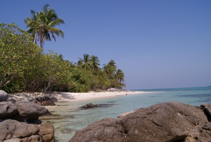 Pariwisata Indonesia, Karimunjawa, Pesona Bahari di Caribbean Van Java