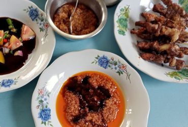 Warung Sate Abah Udja Linggajati, Sate Legend Paling Laris Di Kuningan