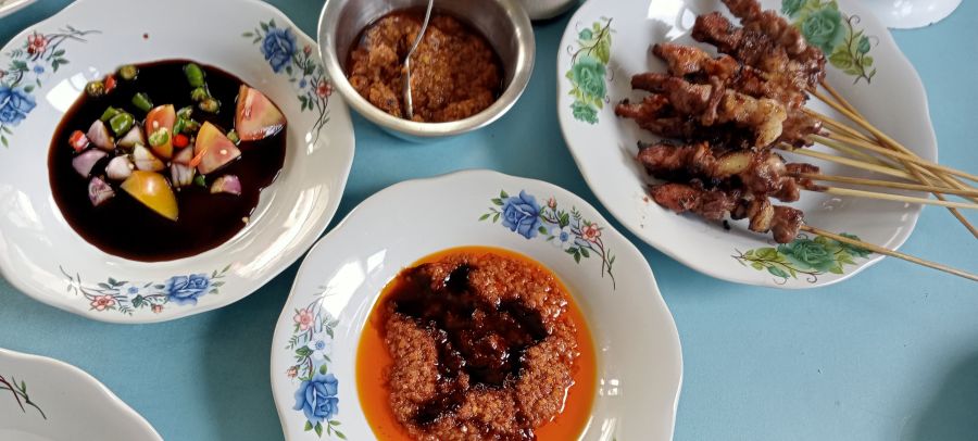 Warung Sate Abah Udja Linggajati, Sate Legend Paling Laris Di Kuningan