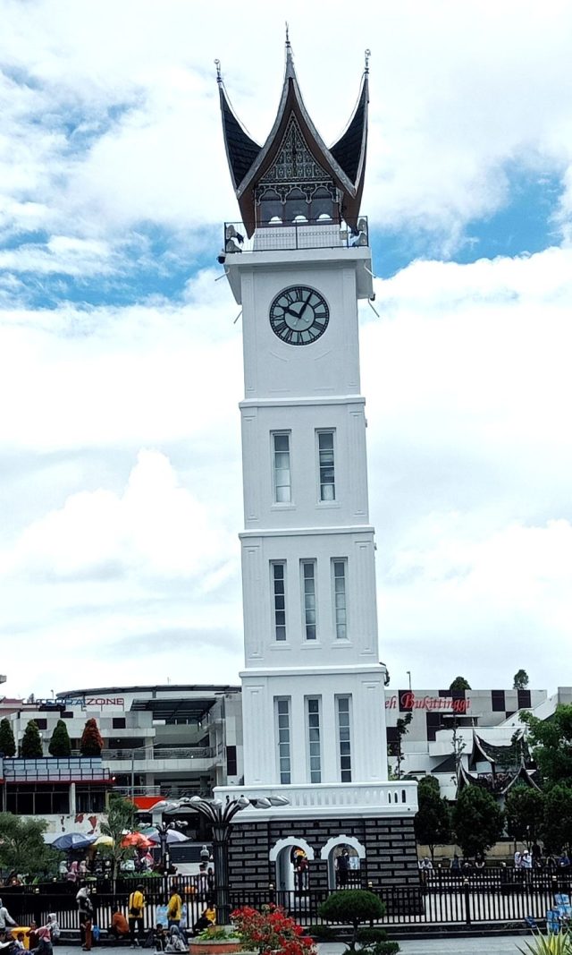 Jam Gadang, Sejarah & Landmark Bukittinggi