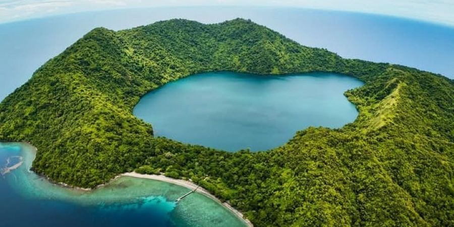 Sensasi Keindahan Pulau Satonda & Rahasia Danau Asin Satonda