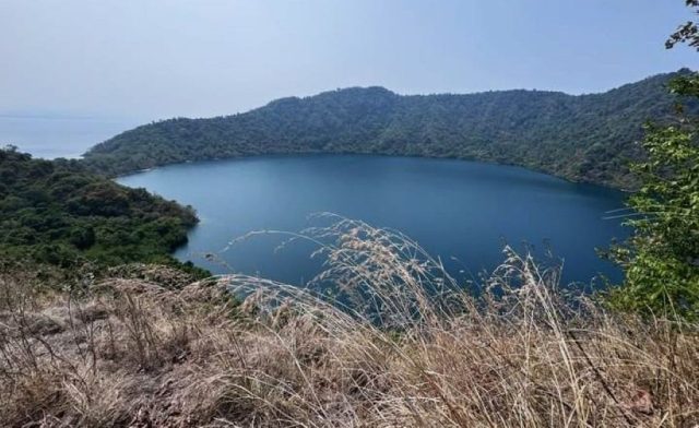 Sensasi Keindahan Pulau Satonda & Rahasia Danau Asin Satonda