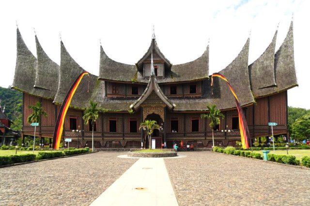Rumah Gadang, Sejarah dan Filosofinya