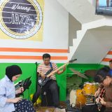 Warteg Kharisma Bahari ‘Mas Don’, Ada Live Music Jazz-nya lho…