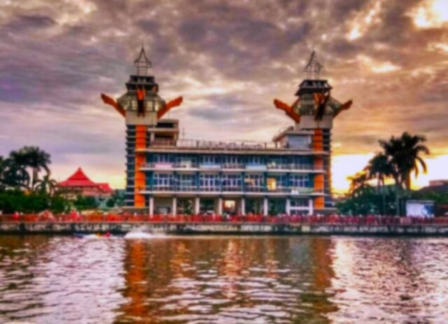 Menyusuri Kota Banjarmasin, Kota Seribu Sungai