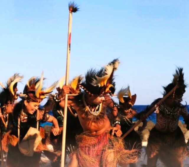 Tari Wutukala, Ungkapan Rasa Syukur dan Inovasi Berburu Ikan Suku Moi