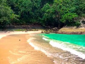 Sensasi Menikmati Keindahan Alam Teluk Hantu