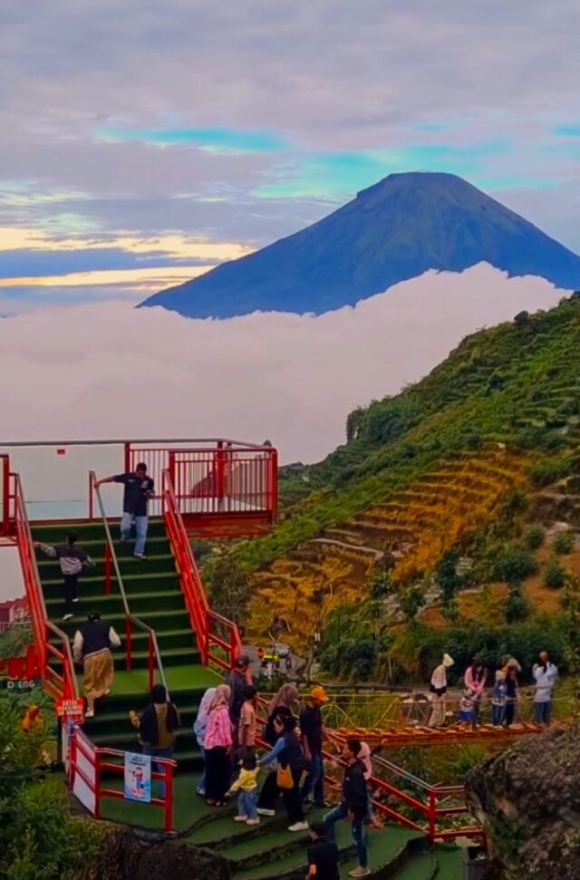 Berburu Spot Sunrise Dieng