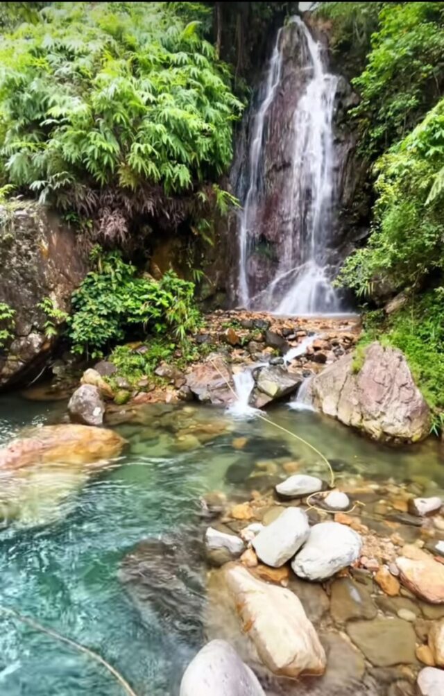 Eksplore 6 Curug Trekking Menantang, Serunya Petualang di Tengah Alam