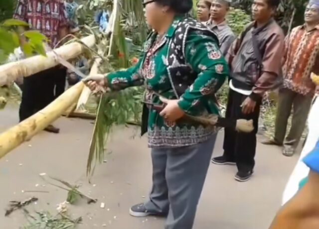 Mengenal Lebih Dekat Tetek Pantan, Tradisi Masyarakat Suku Dayak Dalam Menyambut Tamu
