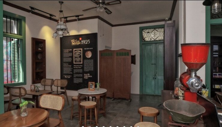 Menikmati Kopi Tulen Nusantara di Kedai Kopi Bah Sipit