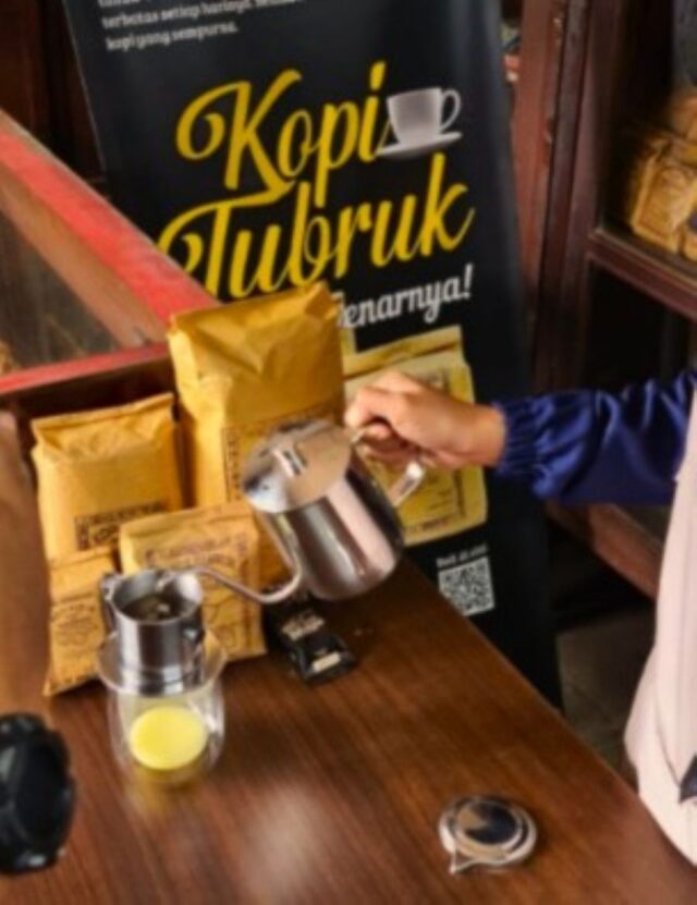 Menikmati Kopi Tulen Nusantara di Kedai Kopi Bah Sipit
