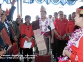 Bhinneka Tunggal Ika,Budaya Batak,Puan Maharani dsambut Tari Tor Tor di Tapanuli Utara,Media PVK,Pariwisata Indonesia,Semangat Kebangsaan Lewat Tarian Tradisional,Tarian Tradisional Nusantara,Tari Tor Tor,Tari Tor Tor dari Batak Toba,Tari Tor Tor sering dapat MURI,Tari Tor Tor Tarian Tradisional dan Sakral,Tari Tor Tor Tarian Tradisional Provinsi Sumatera,Pariwisata Pemprov Sumatera Utara,umikalsum