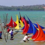 Pariwisata Indonesia, Berita Pariwisata Indonesia, pariwisata kepri, agenda pariwisata kepri, PERAHU JONG, perahu jong, budaya perahu jong, Permainan jong, permainan Tradisional Berusia Ratusan Tahun perahu jong. Kepri, pariwisata kepri, tarian khas kepri, baju adat kepri, kebudayaan kepri, adat istiadat kepri,Tari Zapin, Tarian Zapin, Tarian Tradisional Zapin dari riau, Tarian Tradisional Riau, Pariwisata Riau,TarianTradisional Adat Riau, Tarian nusantara,Tarian tradisional, Tarian tradisional Indonesia, Media PVK Group